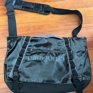 patagonia messenger bag